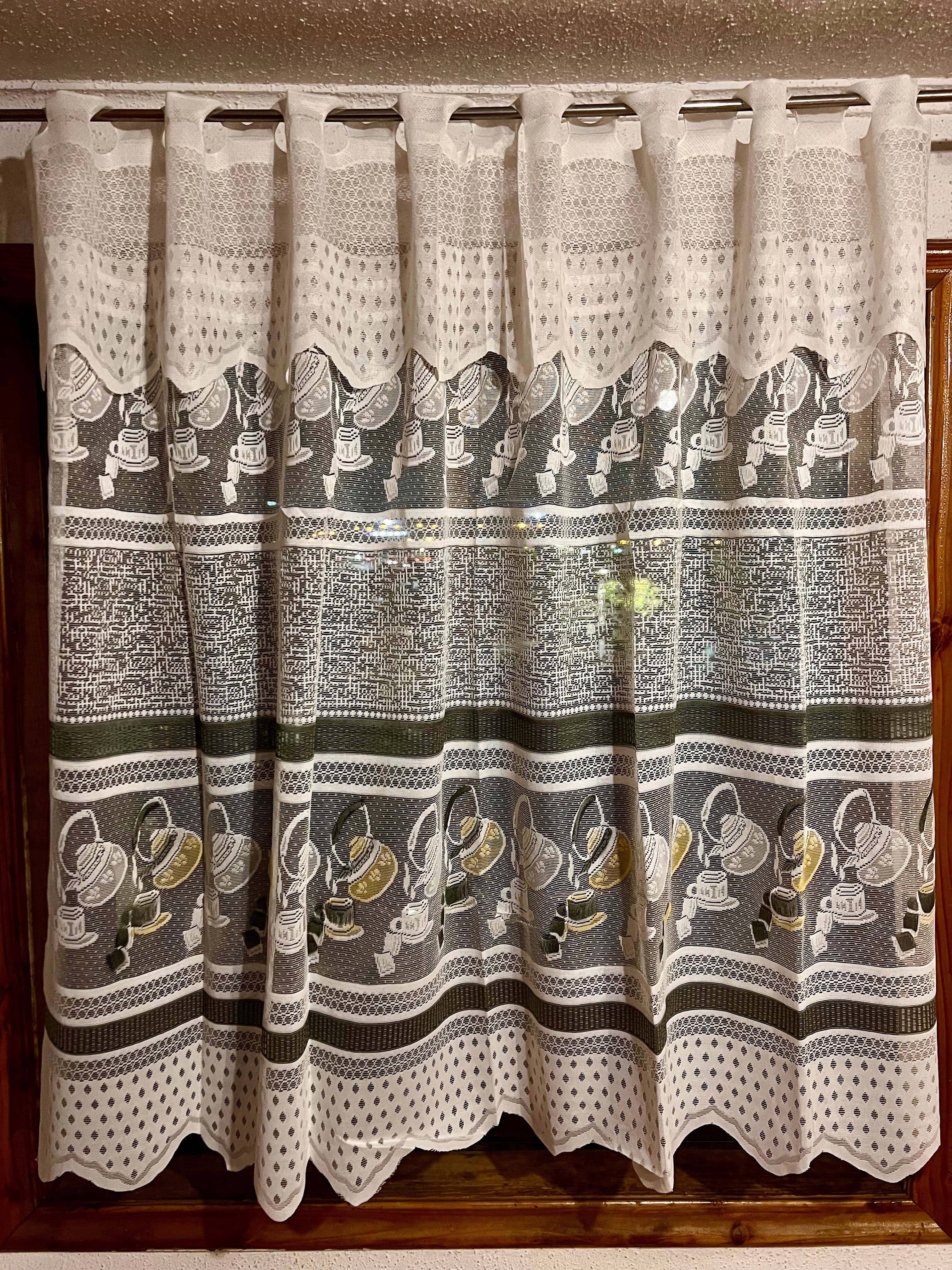 Cortina de Cocina Encaje Teteras y Cafeteras – 1.50 x 1.20 mt